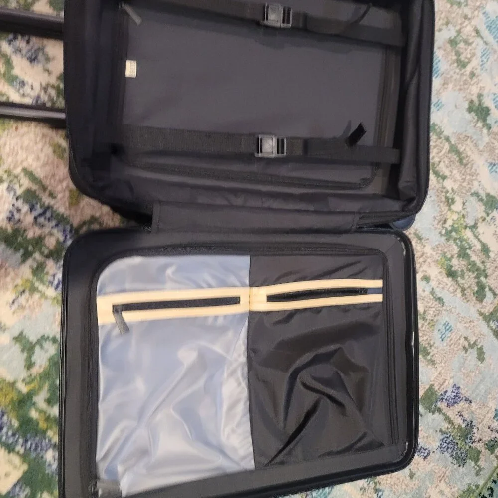 BEIS The Carry-On Roller Suitcase 22